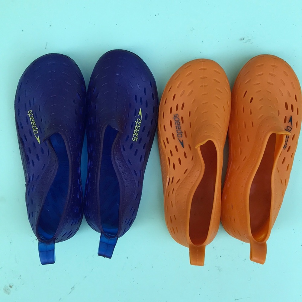 Speedo water shoes sz 9/10